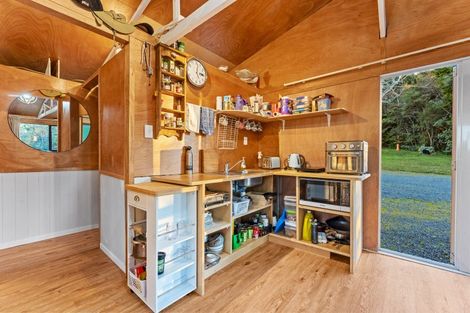 Photo of property in 934 Sandspit Road, Sandspit, Warkworth, 0982