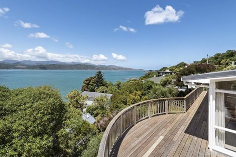 Photo of property in 4 Fortification Road, Karaka Bays, Wellington, 6022