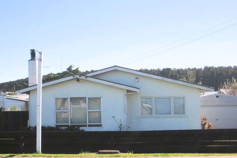 Photo of property in 65 Seabury Avenue, Foxton Beach, Foxton, 4815