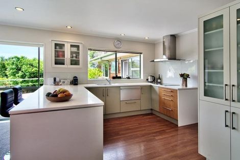 Photo of property in 13 La Roche Place, Northcote, Auckland, 0627