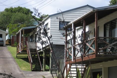 Photo of property in 3/25 Gazelle Avenue, Beach Haven, Auckland, 0626