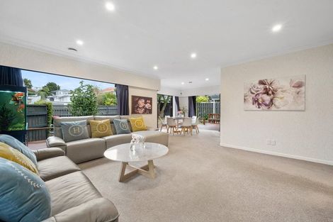 Photo of property in 37 Parkhill Road, Mellons Bay, Auckland, 2014