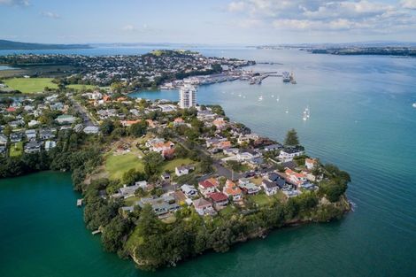 Photo of property in 106a Stanley Point Road, Stanley Point, Auckland, 0624