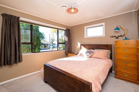 Photo of property in 2 Jarvis Place, Taradale, Napier, 4112