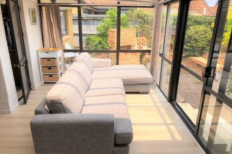 Photo of property in 47 Dalwhinnie Parade, Highland Park, Auckland, 2010