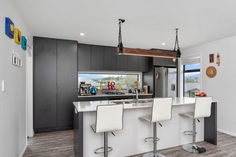 Photo of property in 8 Anglers Way, Omokoroa, 3114