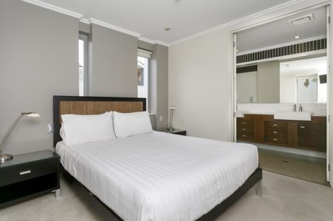 Photo of property in 3/225 Lake Terrace, Waipahihi, Taupo, 3330