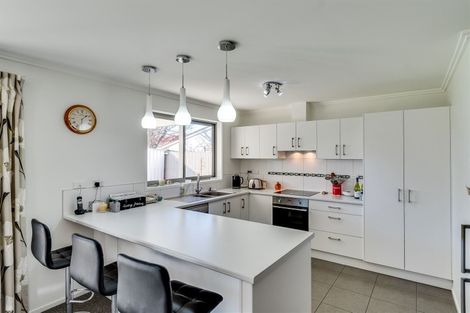 Photo of property in 1 Cambridge Terrace, Taradale, Napier, 4112