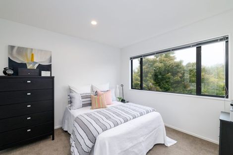 Photo of property in 22 Brockhall Lane, Avonhead, Christchurch, 8042