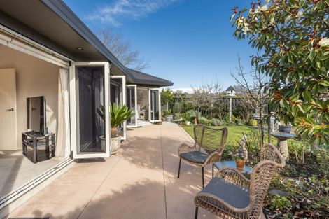 Photo of property in 12 Washington Place, Havelock North, 4130
