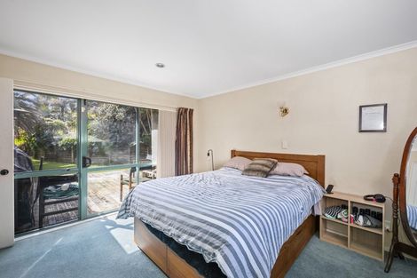 Photo of property in 30 Capricorn Place, Kawaha Point, Rotorua, 3010