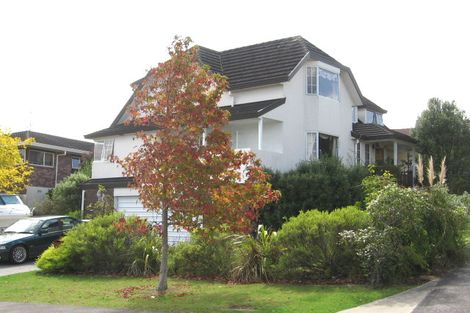 Photo of property in 12 Oystergrove Road, West Harbour, Auckland, 0618