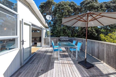 Photo of property in 1 Puriri Road, Oneroa, Waiheke Island, 1081
