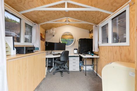 Photo of property in 1/305 Glenfield Road, Glenfield, Auckland, 0629