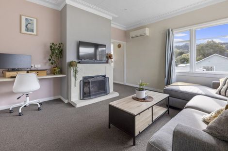Photo of property in 17 Hugh Street, Sawyers Bay, Port Chalmers, 9023