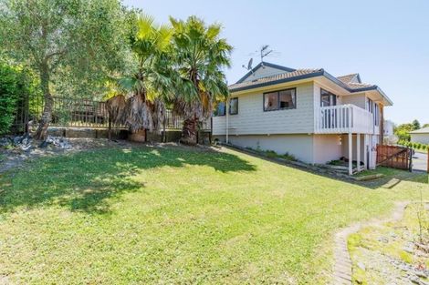 Photo of property in 12 Van Dyke Place, West Harbour, Auckland, 0618
