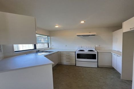 Photo of property in 2/11 Woodall Place, Totara Vale, Auckland, 0627