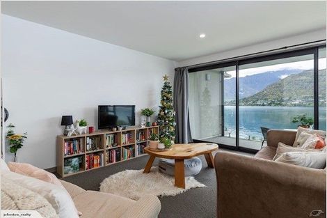 Photo of property in La Residence Du Lac, 26/527 Frankton Road, Queenstown, 9300
