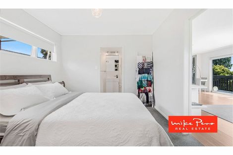 Photo of property in 9 Armstrong Place, New Lynn, Auckland, 0600