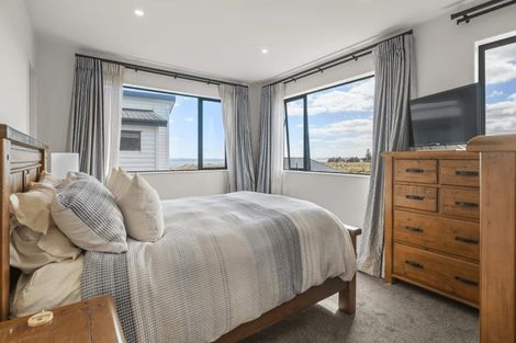 Photo of property in 11 Koiora Road, Clarks Beach, 2122