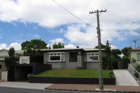 Photo of property in 7 Pasadena Avenue, Point Chevalier, Auckland, 1022