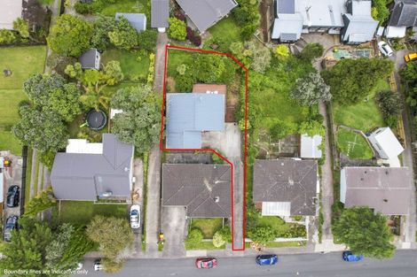 Photo of property in 77a Stott Avenue, Birkdale, Auckland, 0626