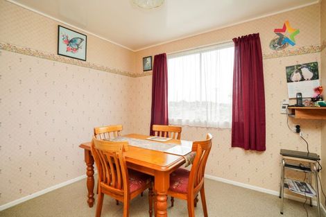 Photo of property in 49 Mauchline Street, Wallacetown, 9816