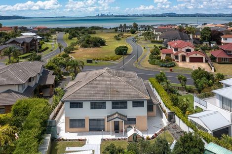 Photo of property in 16 Waimanu Bay Drive, Te Atatu Peninsula, Auckland, 0610