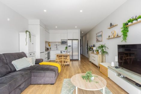 Photo of property in 11a Rockpool Road, Orewa, 0931