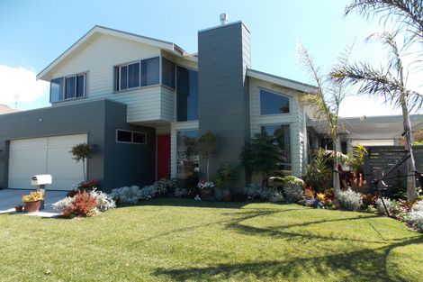 Photo of property in 7 Ian Place, Waihi Beach, 3611