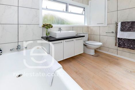 Photo of property in 42 Gordon Avenue, Milford, Auckland, 0620