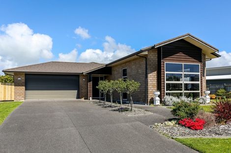 Photo of property in 19 Manukaka Heights, Hurdon, New Plymouth, 4310