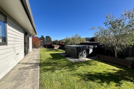 Photo of property in 3 Diamond Grove, Brown Owl, Upper Hutt, 5018
