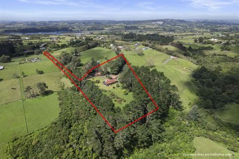 Photo of property in 10 Whites Road, Whitford, Howick, 2571