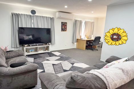 Photo of property in 23 Addison Drive, Glendene, Auckland, 0602