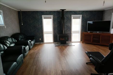 Photo of property in 5 Sutton Crescent, Papatoetoe, Auckland, 2025