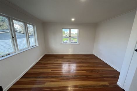 Photo of property in 71 Archibald Road, Kelston, Auckland, 0602