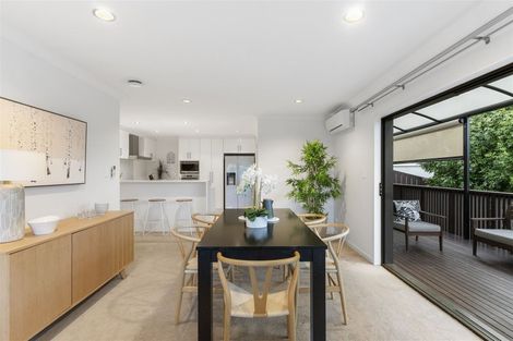 Photo of property in 31 Trotting Terrace, Fairview Heights, Auckland, 0632