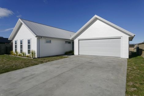 Photo of property in 76 Huka Heights Drive, Rangatira Park, Taupo, 3330