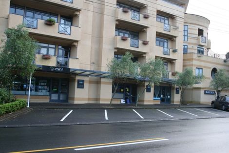 Photo of property in 2c/7-11 Bute Road, Browns Bay, Auckland, 0630