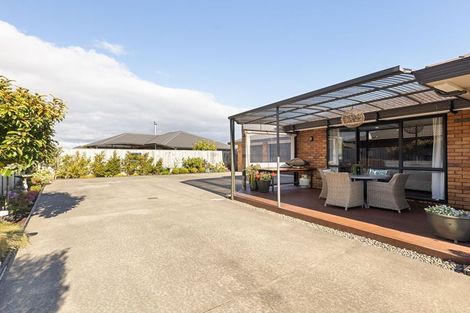 Photo of property in 6 Liberty Grove, Kelvin Grove, Palmerston North, 4414