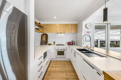 Photo of property in 6 Esmeralda Avenue, Avondale, Auckland, 1026