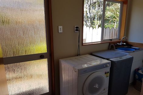 Photo of property in 2/10 Ondine Place, Glenfield, Auckland, 0629