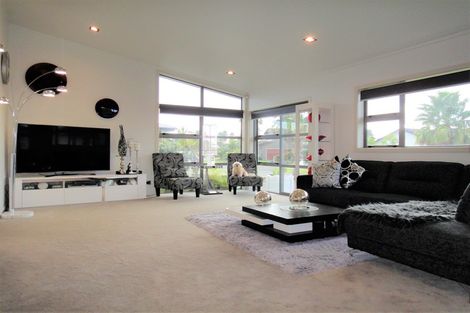 Photo of property in 98 Barbados Way, One Tree Point, 0118