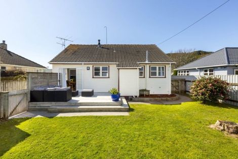 Photo of property in 51 Chapman Crescent, Naenae, Lower Hutt, 5011