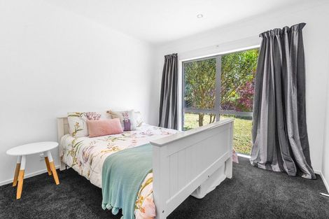 Photo of property in 1 Maple Lane, Martinborough, 5711