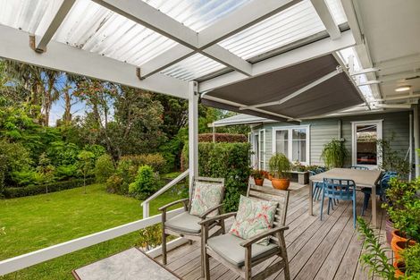 Photo of property in 55 Graham Avenue, Te Atatu Peninsula, Auckland, 0610