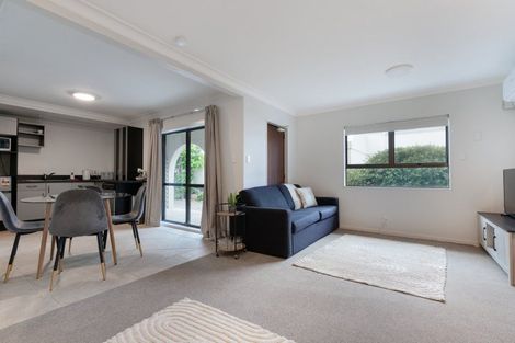 Photo of property in 1/30 Marine Parade, Mount Maunganui, 3116