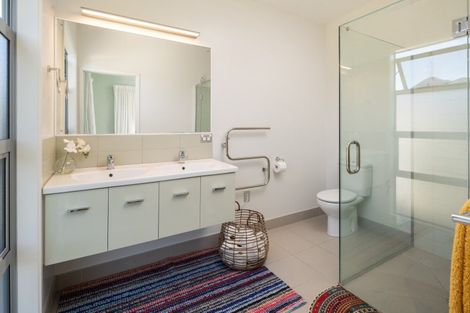 Photo of property in 33 Harbour View Heights, Picton, 7220