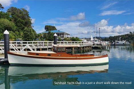 Photo of property in 1080 Sandspit Road, Sandspit, Warkworth, 0982